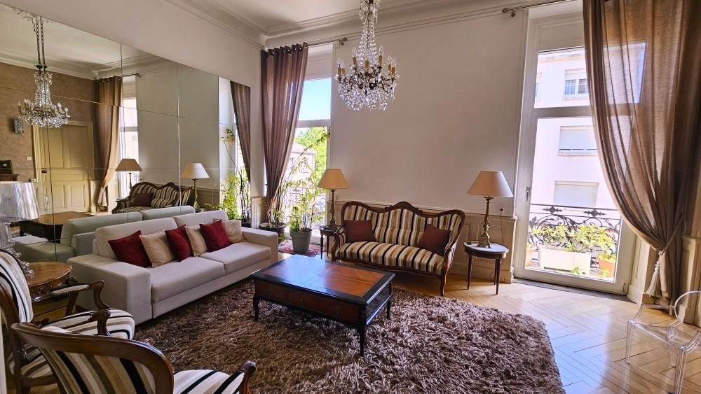 VALENCE appartement haussmannien 152 m² 4 chambres à 2 pas des boulevards